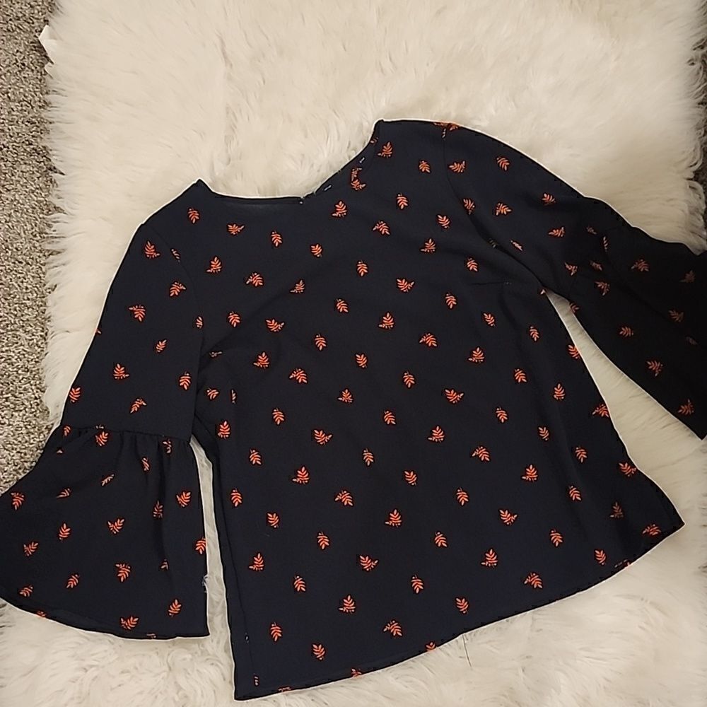 🍍Bell sleeve top 